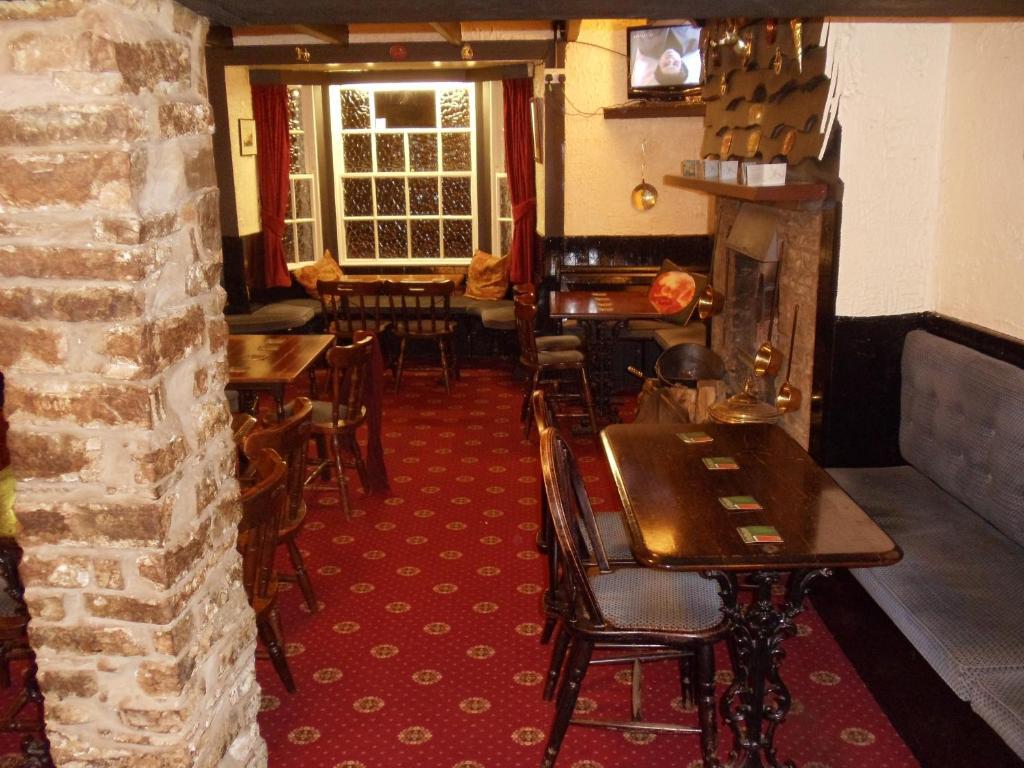 The Angel Inn Олстон Екстер'єр фото