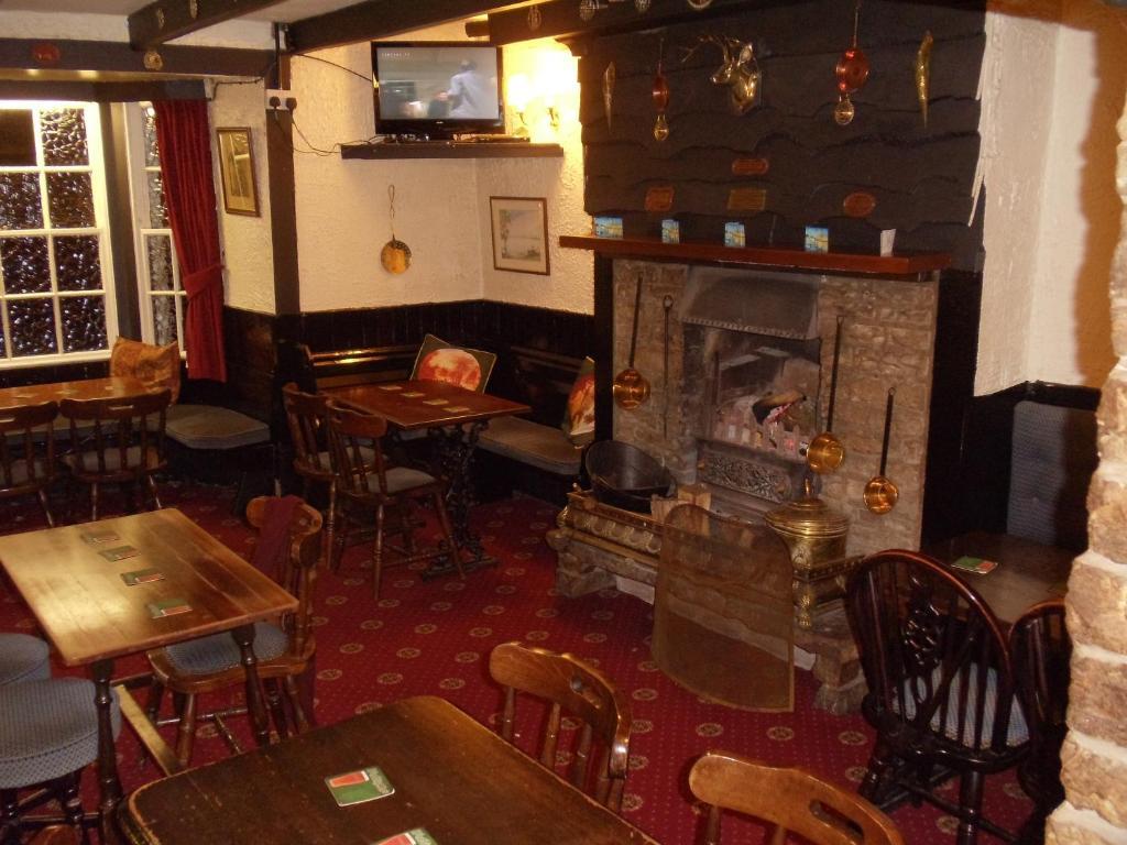 The Angel Inn Олстон Екстер'єр фото